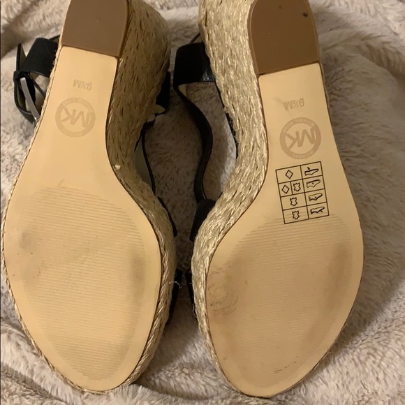 Micheal Kors wedges - Picture 4 of 4